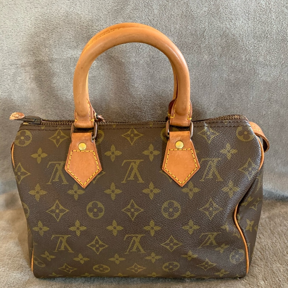 Authentic Louis Vuitton Speedy 25